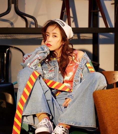 明星时尚大片来袭 这样穿搭彰显性感气质（图）