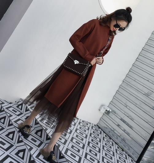 显瘦又性感就选喇叭袖V领鱼尾裙搭配（图）