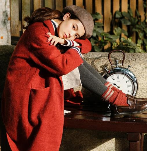 针织连衣裙这样搭配 气场绝对撑得住(图) 针织连衣裙这样搭配 气场绝对撑得住(图)