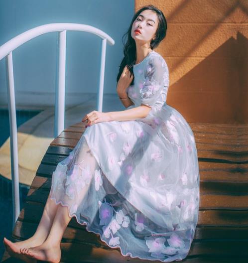 春款衬衫搭配牛仔裤就是一道好风景（图）