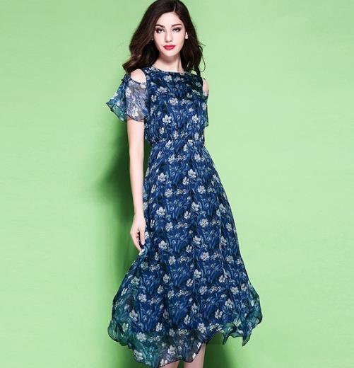 够大牌够名媛还得是碎花外套连衣裙(图) 够大牌够名媛还得是碎花外套连衣裙(图)