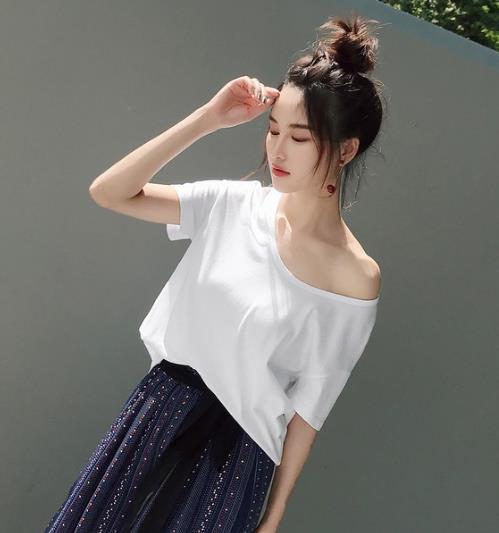 一年四季都必备的白T:修身显高技能翻倍(图) 一年四季都必备的白T:修身显高技能翻倍(图)