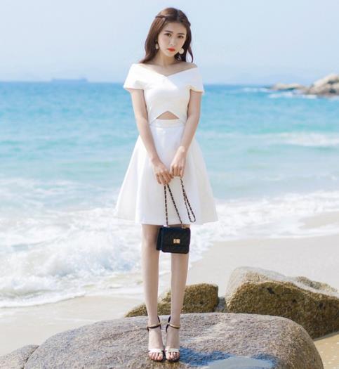 你和女神之间就差这几款性感连衣裙(图) 你和女神之间就差这几款性感连衣裙(图)