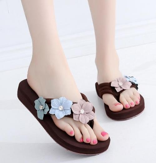 花朵休闲鞋的多种搭配 怎么搭都好看（图）