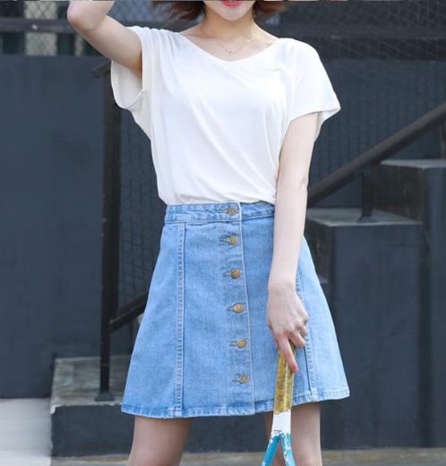 潮人们都喜欢这样的半身裙搭配:减龄百搭 潮人们都喜欢这样的半身裙搭配:减龄百搭