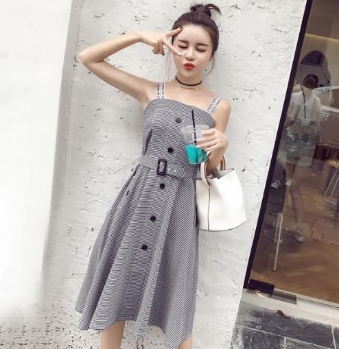春夏最火的裙子当属格子蕾丝连衣裙（图）