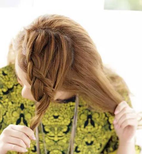 超简单的时尚扎法 三步扎出减龄花苞头（图）