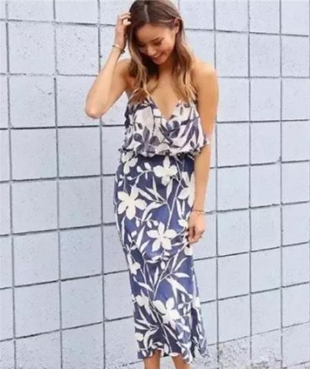 这4个穿衣技巧 肤色黑也能穿衣好看（图）