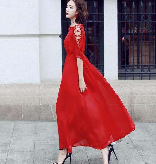 这几款连衣裙时髦得像开挂了一样（图）