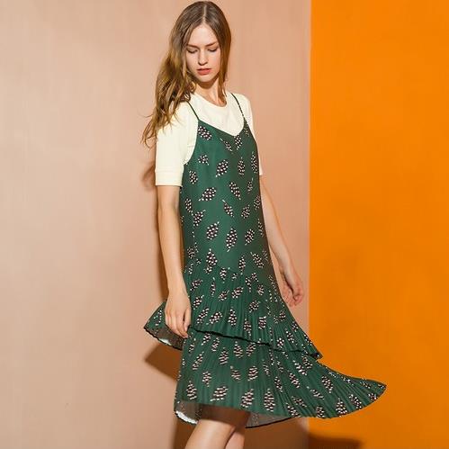 今夏流行怎么穿 两件套连衣裙最懂（图）