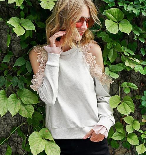 有了露肩连衣裙 再寻常的搭配也会不一样(图) 有了露肩连衣裙 再寻常的搭配也会不一样(图)