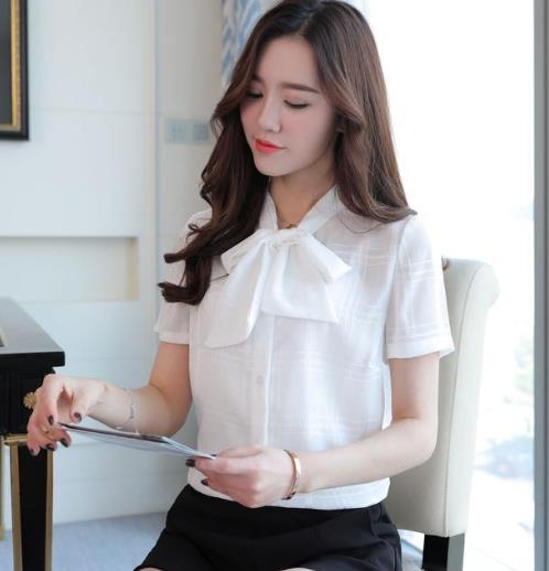 天气热不知道穿什么 这些格子衬衫穿着很时髦 天气热不知道穿什么 这些格子衬衫穿着很时髦