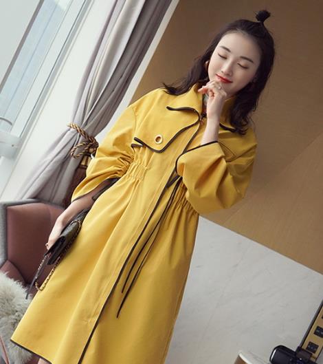 春日街头这样的风衣外套也足够吸睛（图）