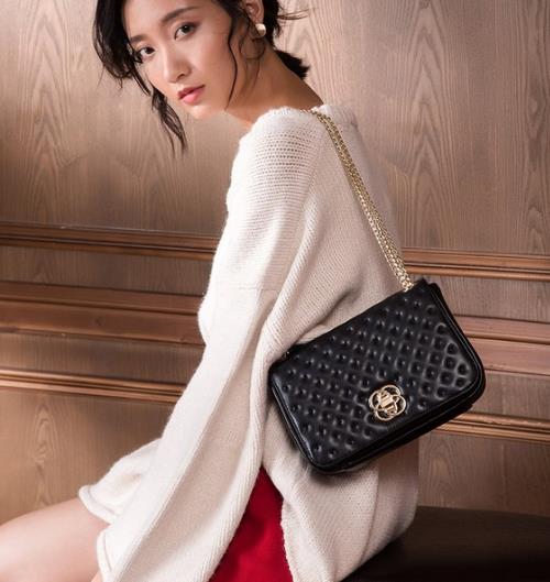 春季这几款链条小方包才最值得入手（图）