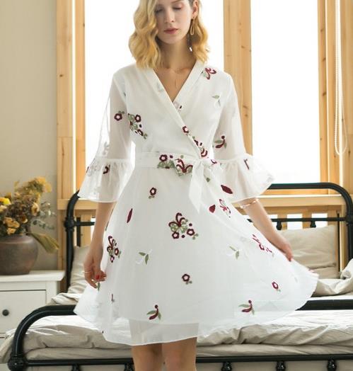 裙中一霸 显瘦变高优雅性感就是条纹连衣裙