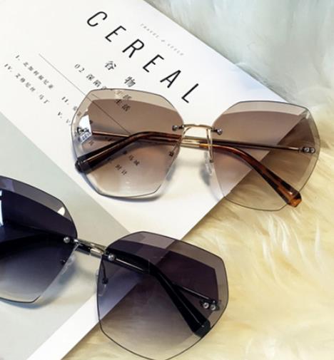 瘦脸效果超赞的春夏新款墨镜推荐（图）