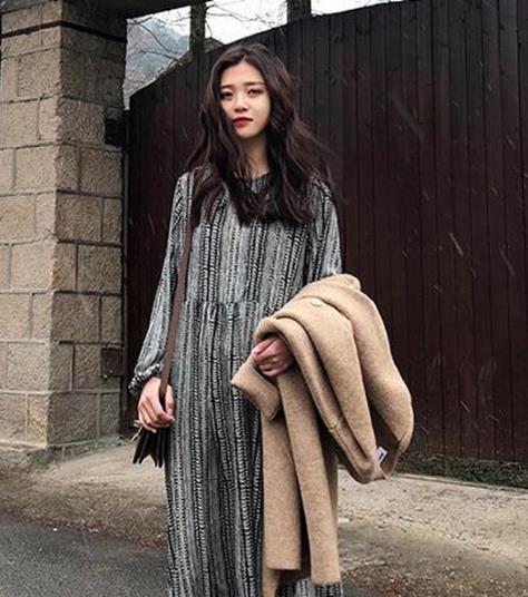 赶紧换上好看的连衣裙 裙摆飞扬迎春夏（图）