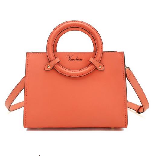 这样的包包可以承包女人一年四季的时尚(图) 这样的包包可以承包女人一年四季的时尚(图)