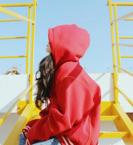 卫衣是凹造型的必备单品 5款帅气卫衣推荐（图）