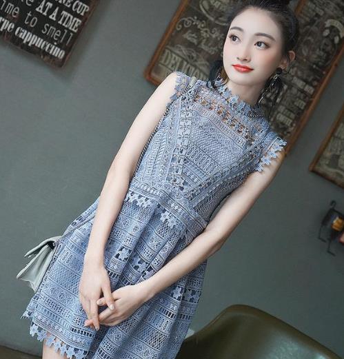 超有女人味的蕾丝连衣裙 凸显性感小蛮腰（图）