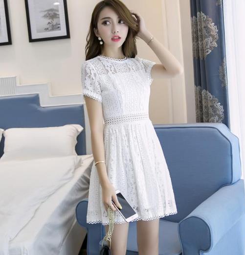 让矮个子mm心动的6款时尚连衣裙搭配示范