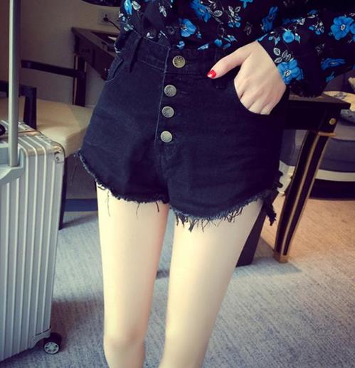 5款专为小个子准备的牛仔短裤：显高又洋气