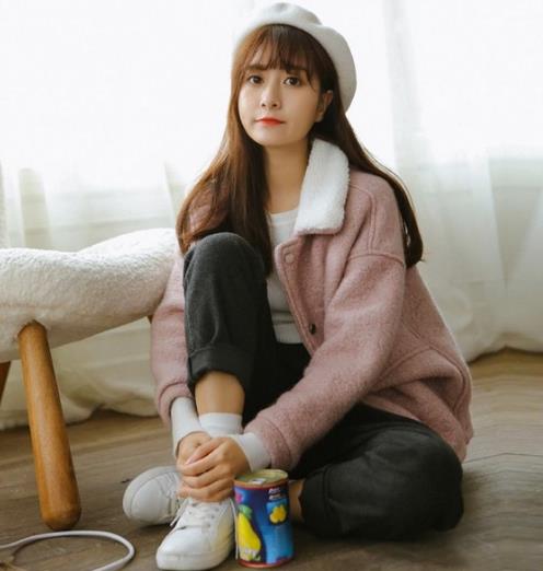 春季流行减龄显瘦利器 粉红色外套搭配推荐