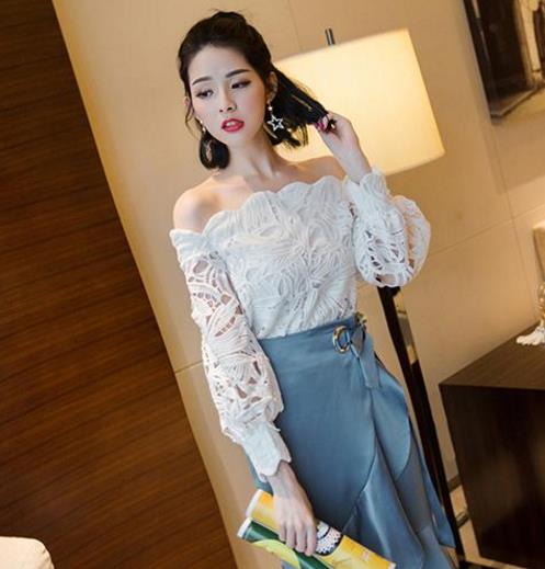 这样的露肩蕾丝衫搭配尽显性感女人味(图) 这样的露肩蕾丝衫搭配尽显性感女人味(图)