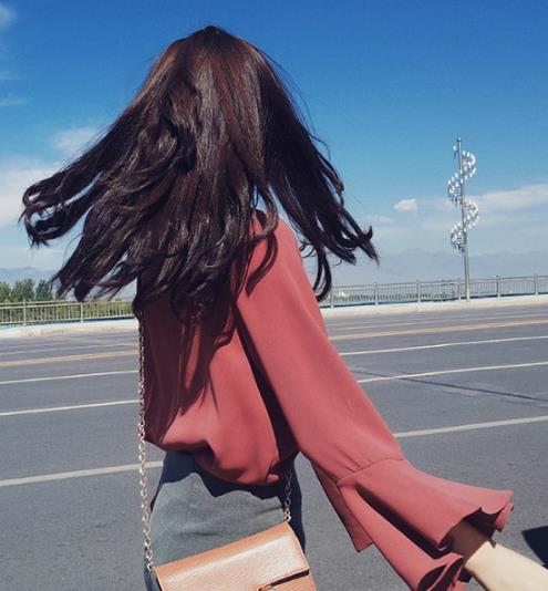 这样的衬衫搭配让你小女人感十足（图）