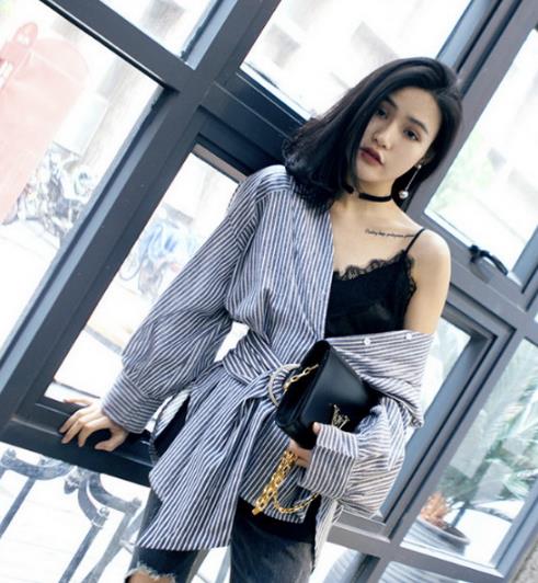 这样的衬衫搭配让你小女人感十足（图）