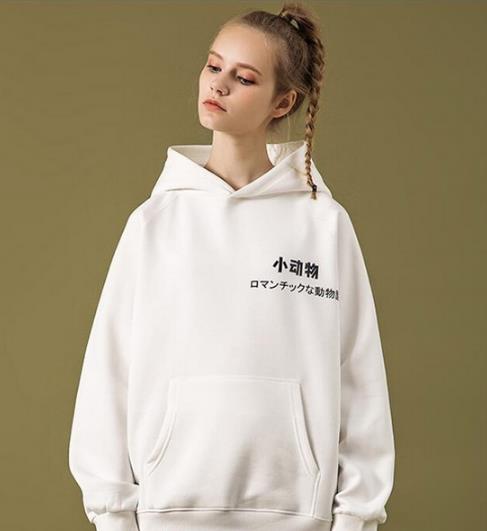 早春外套也时髦 这样的外套穿出女王范