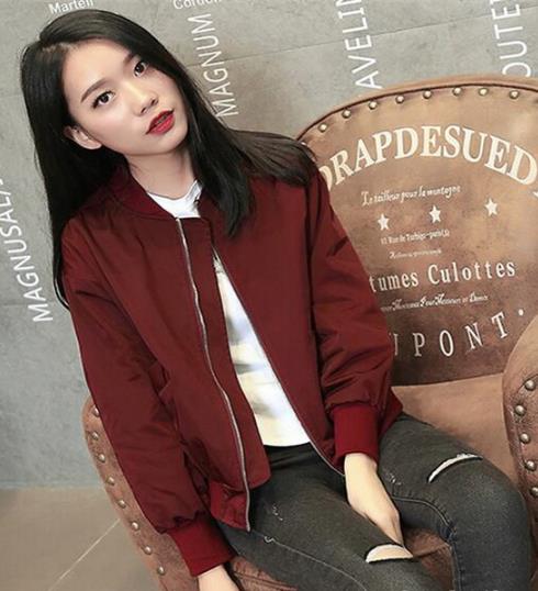 早春外套也时髦 这样的外套穿出女王范