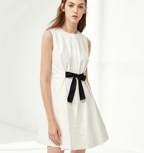 手臂粗怎么穿 泡泡袖衬衫裙搭配示范（图）