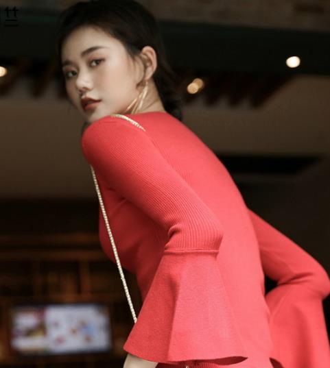 百搭还时髦的打底针织衫搭配 穿出气质范 百搭还时髦的打底针织衫搭配 穿出气质范