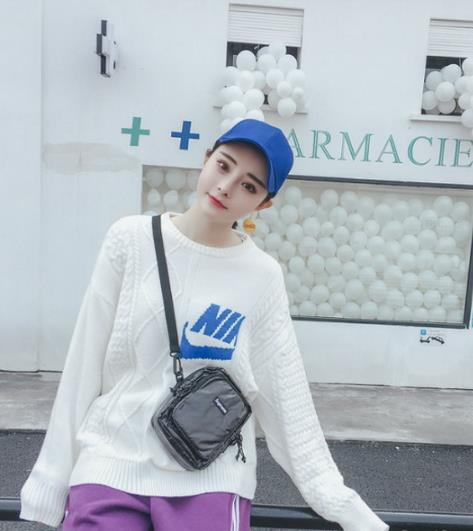 百搭还时髦的打底针织衫搭配 穿出气质范 百搭还时髦的打底针织衫搭配 穿出气质范