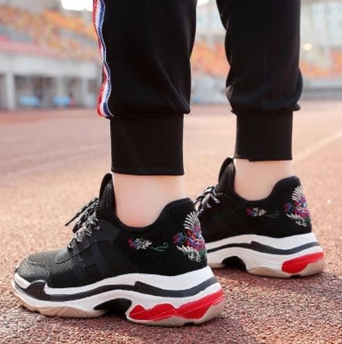 明星们都超爱的运动鞋 春夏时尚就靠它了（图）