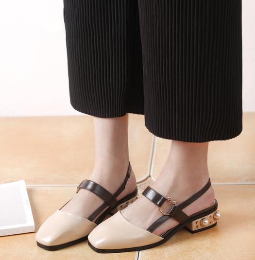 春季最流行的复古方头鞋 优雅大方（图）
