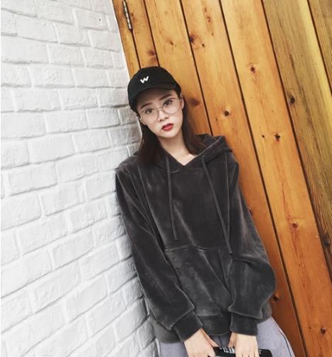 春天怎么秀性感身材 5款衬衫穿出独特知性美