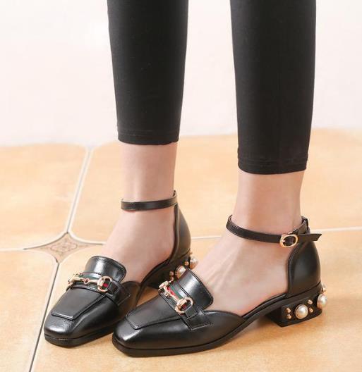 春季最流行的复古方头鞋 优雅大方（图）