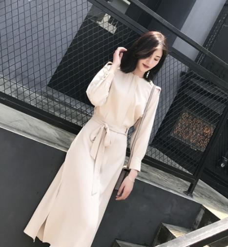 春日里约会 就穿性感又时尚的连衣裙（图）