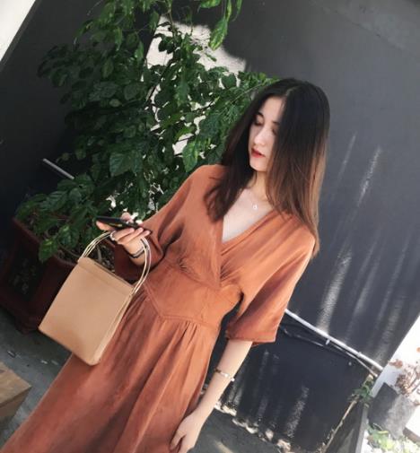 春日里约会 就穿性感又时尚的连衣裙（图）