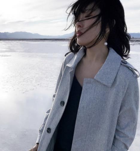 穿这款造型独特的牛仔外套 你就是主角(图) 穿这款造型独特的牛仔外套 你就是主角(图)