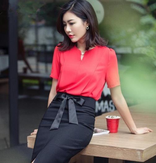 气质白领都在穿的套装裙：彰显女性风韵（图）