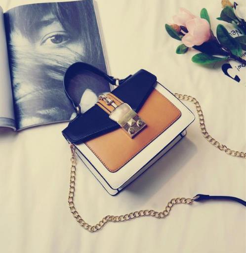 一款多用的链条小方包搭配 你值得拥有（图）