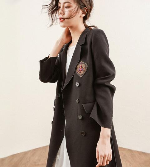 今年春天流行款必定是时尚知性的西服外套（图）