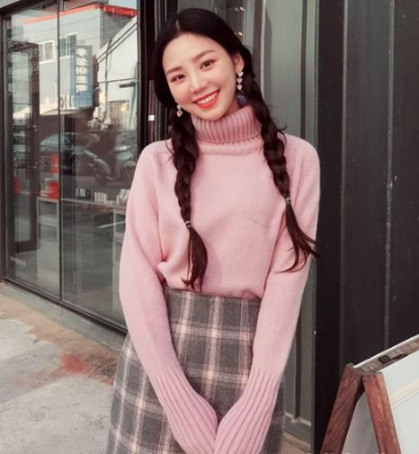 适合胖MM穿的一字领显瘦塑身针织衫(图) 适合胖MM穿的一字领显瘦塑身针织衫(图)