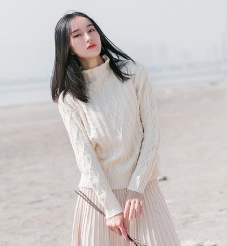 适合胖MM穿的一字领显瘦塑身针织衫（图）