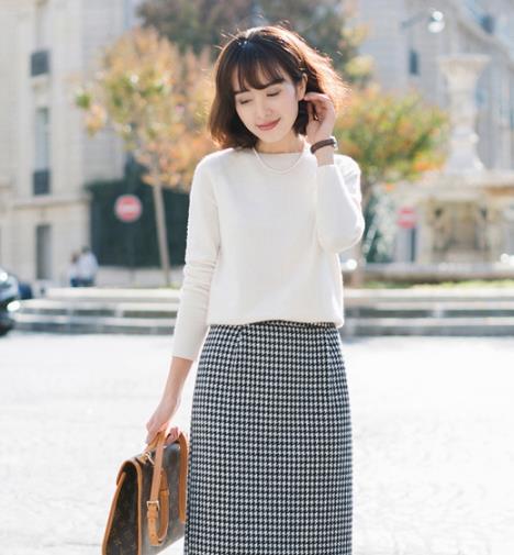 针织半身裙满足不同风格的早春穿搭需求（图）