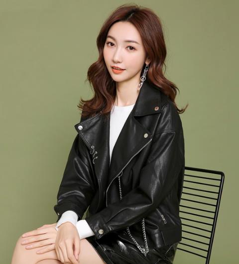 夹克外套绝对是妹子们春日穿搭的一大利器