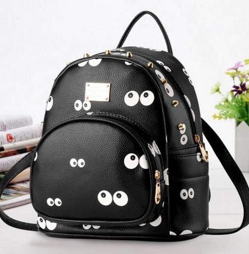 最适合春日里的铆钉双肩包 分外抢眼（图）